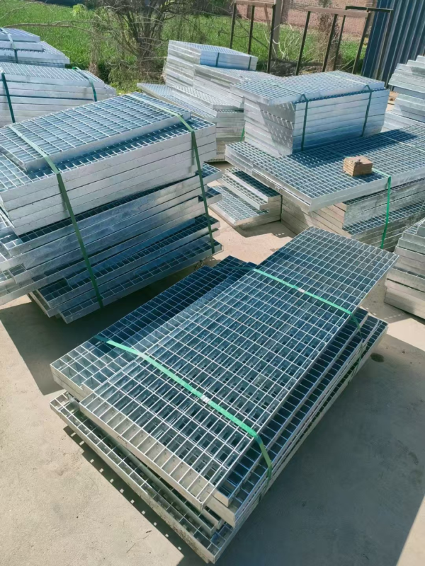 Press-locked Steel Grating